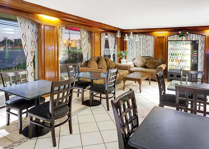 Days By Wyndham O'hare Airport West 2*